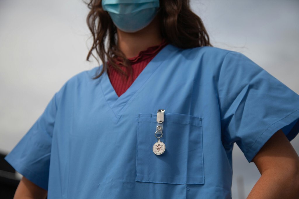 Why We Must Insist Healthcare Uniforms Are Professionally Laundered